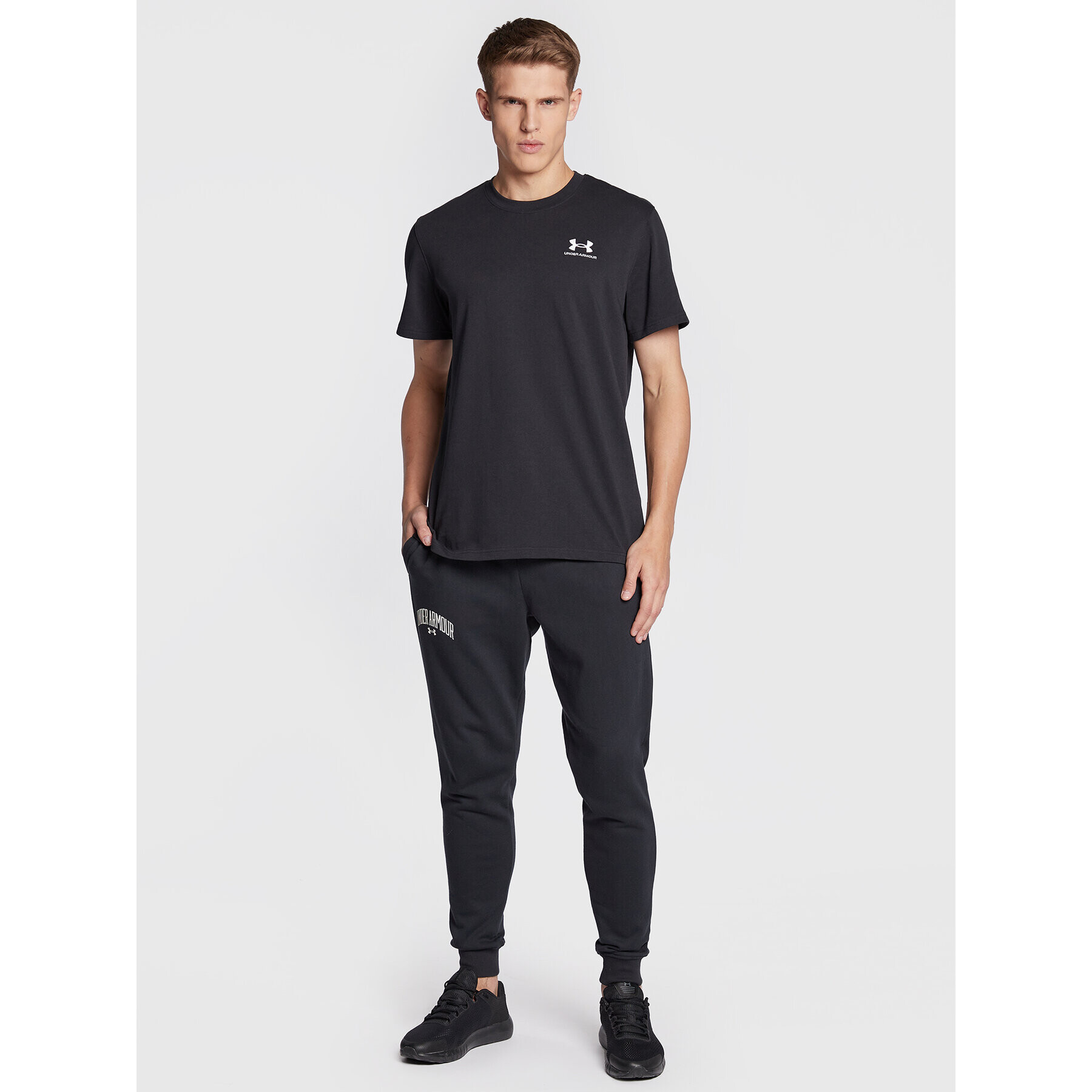 Under Armour Majica Ua Logo Embroidered 1373997 Črna Relaxed Fit - Pepit.si