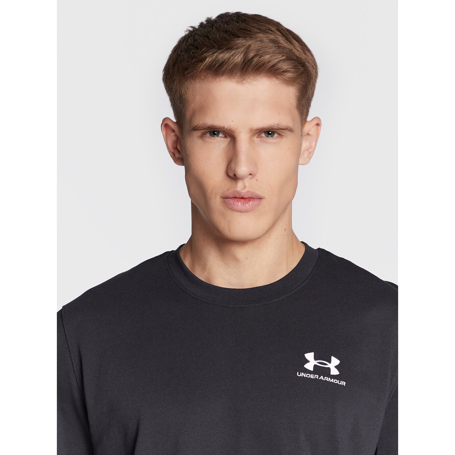 Under Armour Majica Ua Logo Embroidered 1373997 Črna Relaxed Fit - Pepit.si