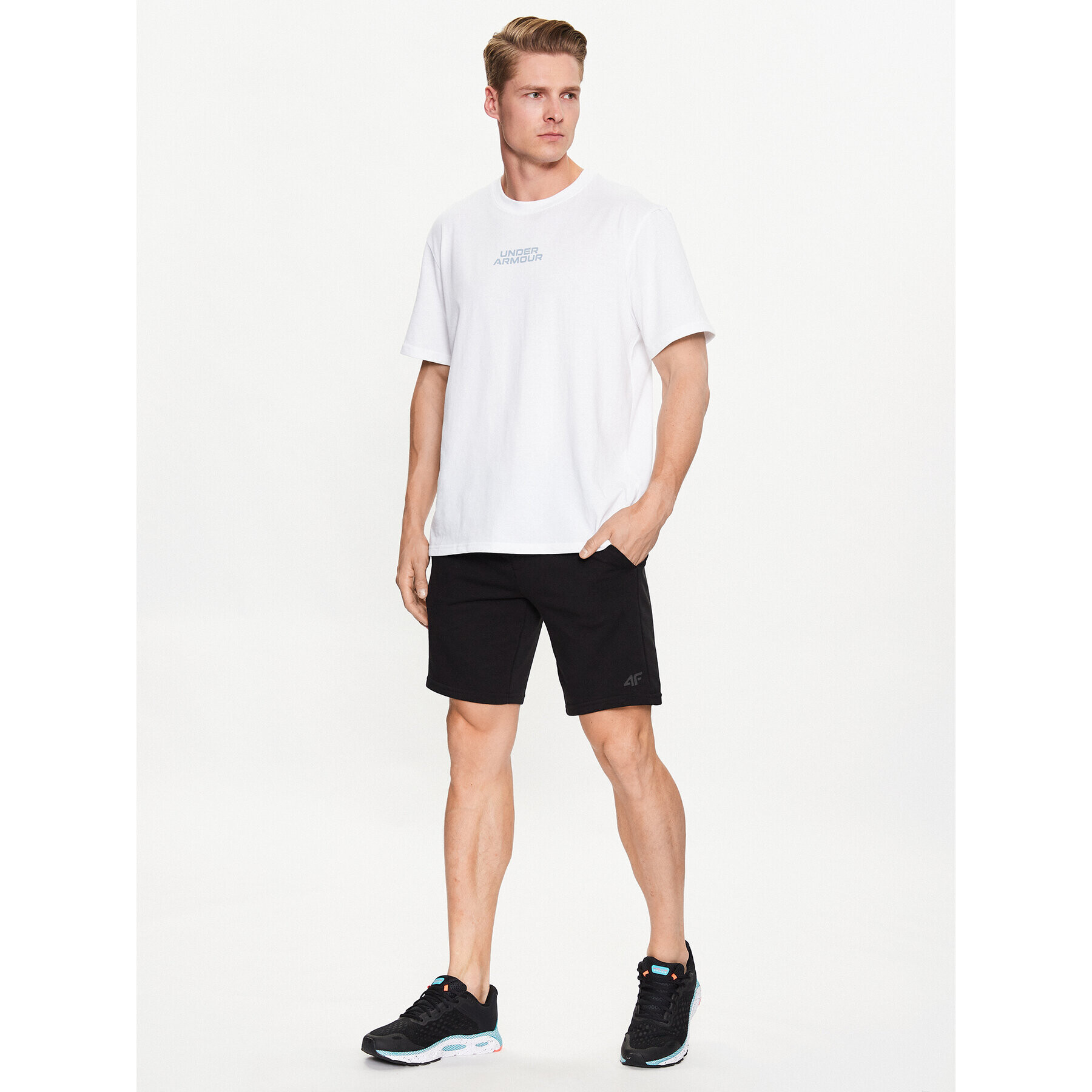 Under Armour Majica UA OUTLINE HEAVYWEIGHT SS 1379109 Bela Regular Fit - Pepit.si