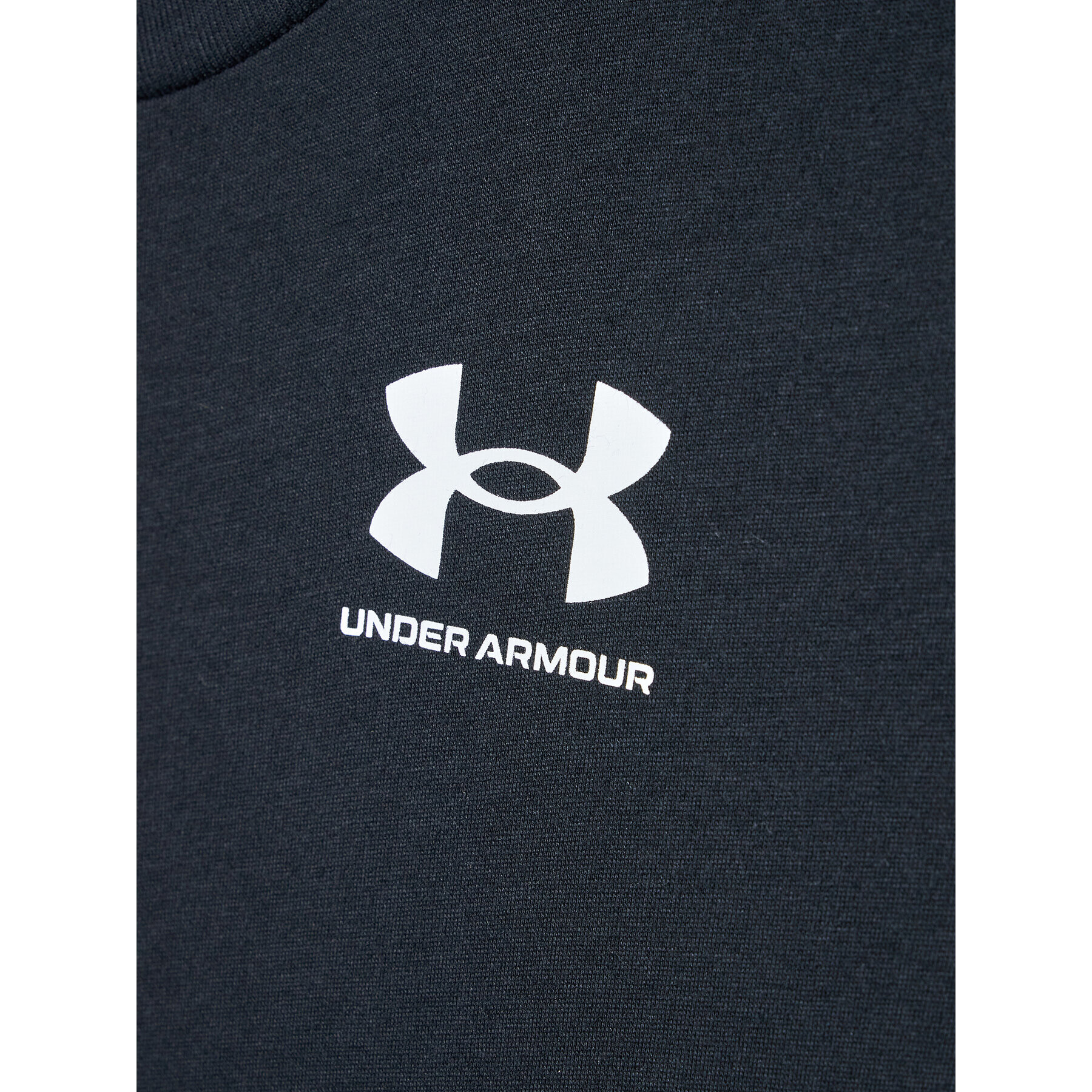 Under Armour Majica Ua Sportstyle Left Chest 1363280 Črna Regular Fit - Pepit.si