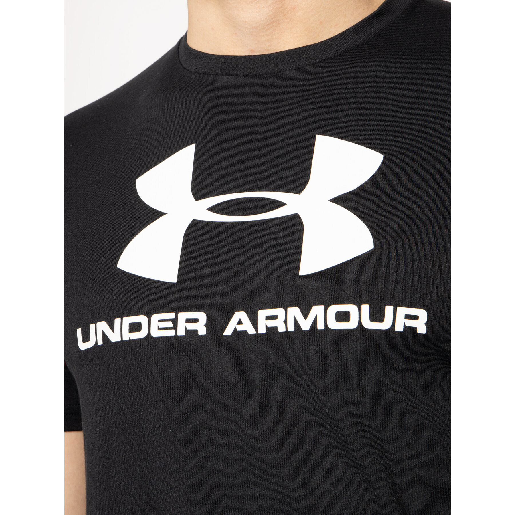 Under Armour Majica Ua Sportstyle Logo 1329590 Črna Regular Fit - Pepit.si