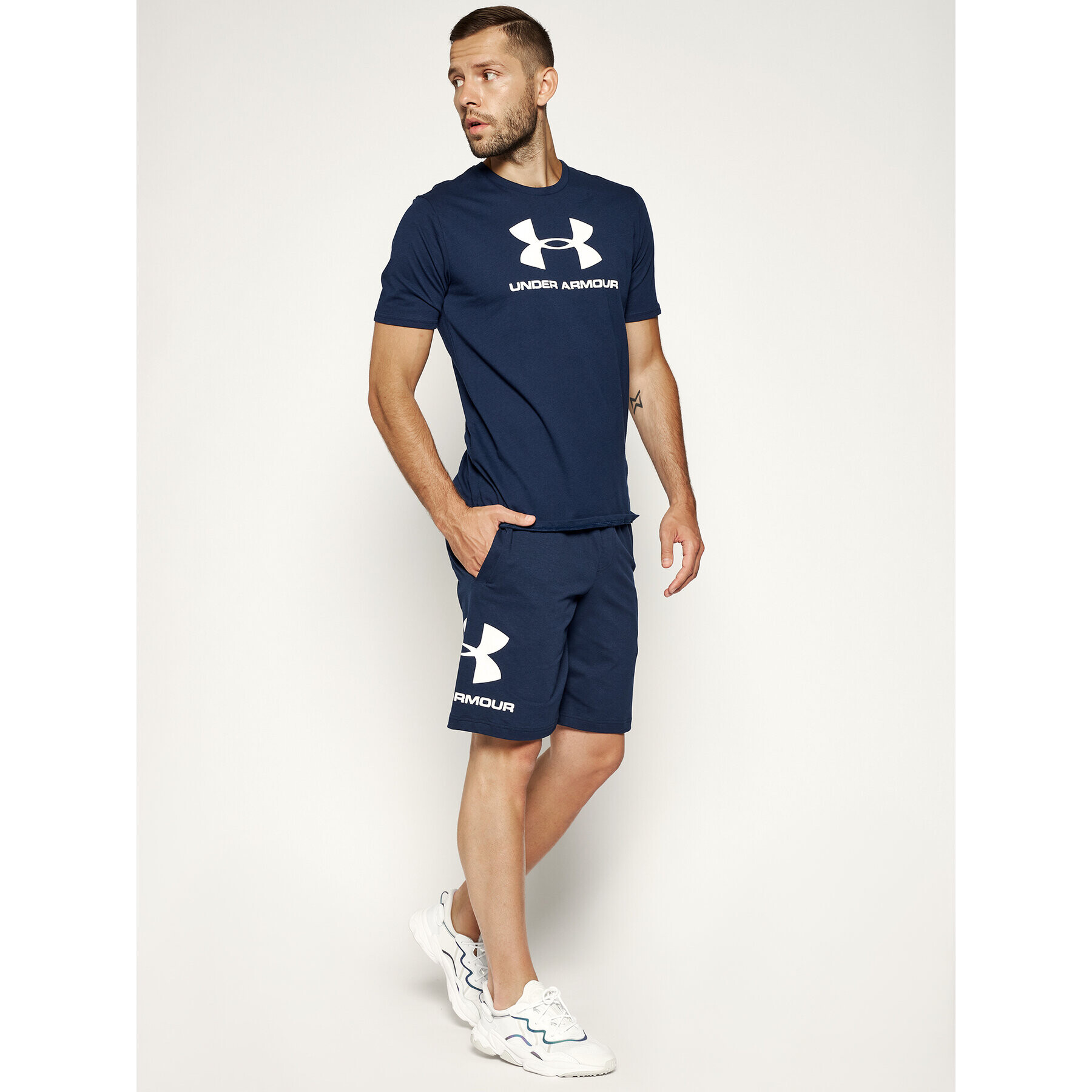 Under Armour Majica Ua Sportstyle Logo 1329590 Mornarsko modra Loose Fit - Pepit.si