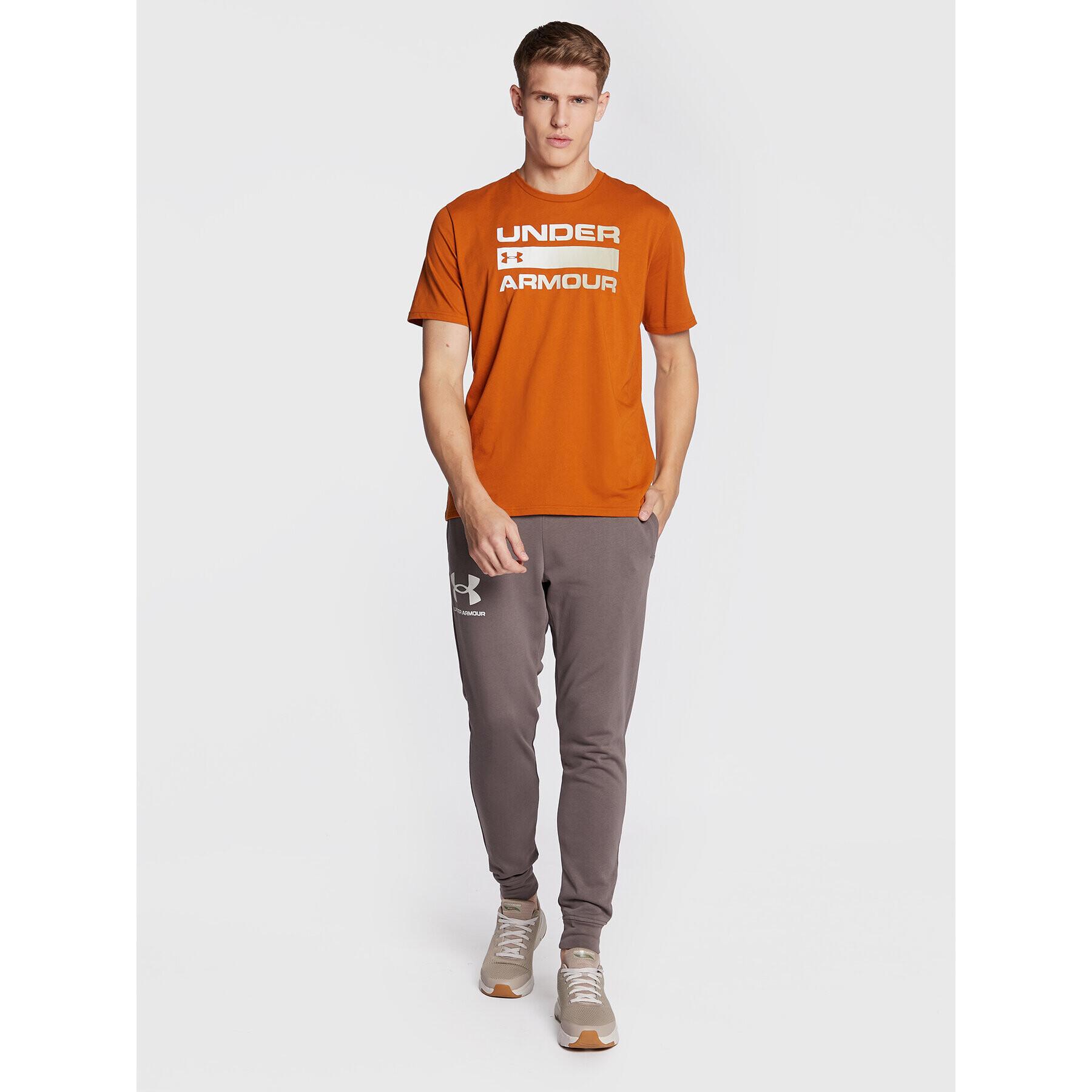 Under Armour Majica Ua Team Issue Wordmark 1329582 Oranžna Loose Fit - Pepit.si