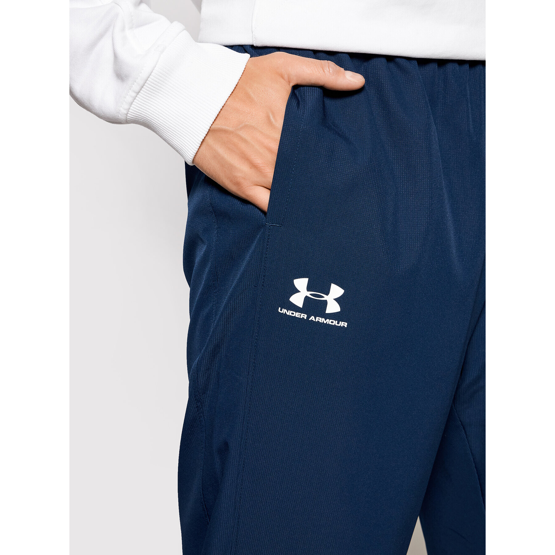 Under Armour Pohodne hlače Vital Woven 1352031 Mornarsko modra Loose Fit - Pepit.si