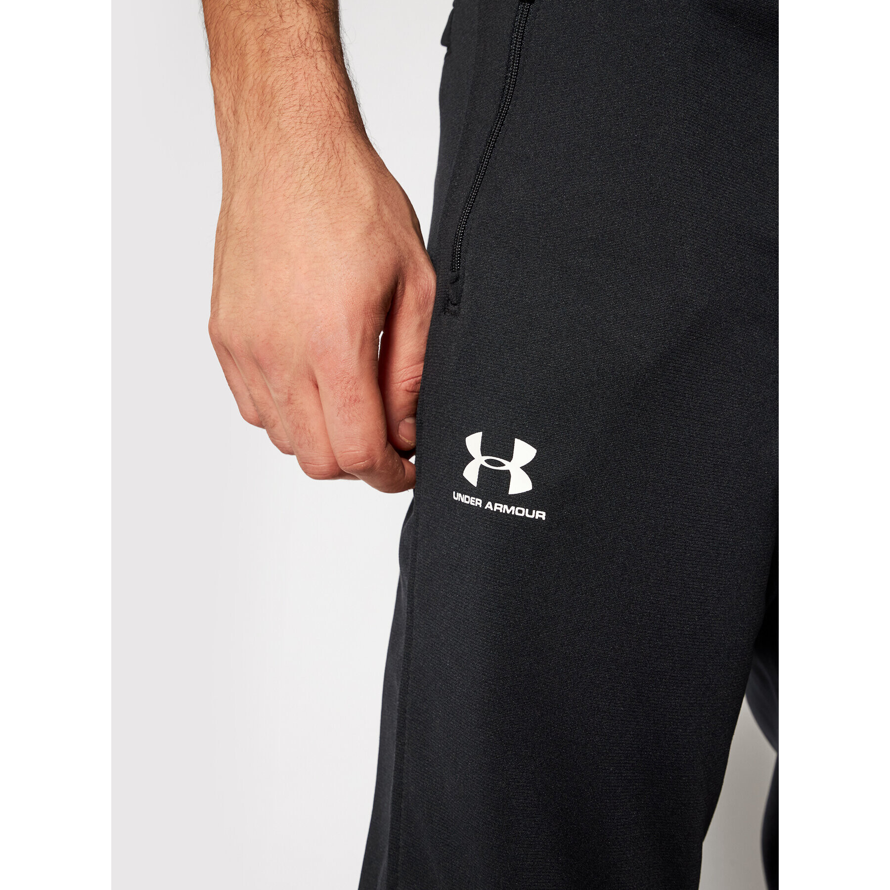 Under Armour Spodnji del trenirke Ua Sportstyle 1290261 Črna Relaxed Fit - Pepit.si