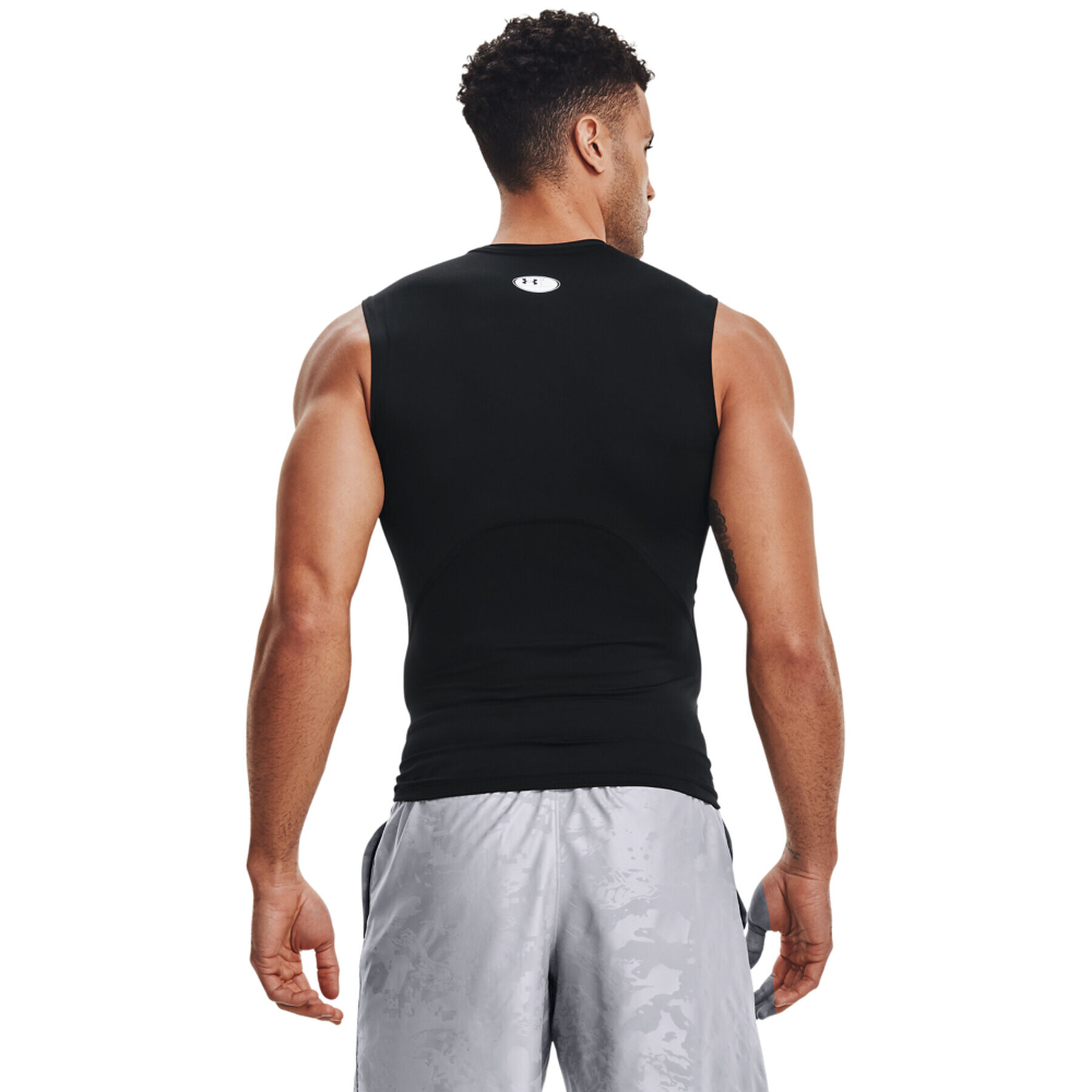 Under Armour Športna majica HeatGear® 1361522 Črna Slim Fit - Pepit.si