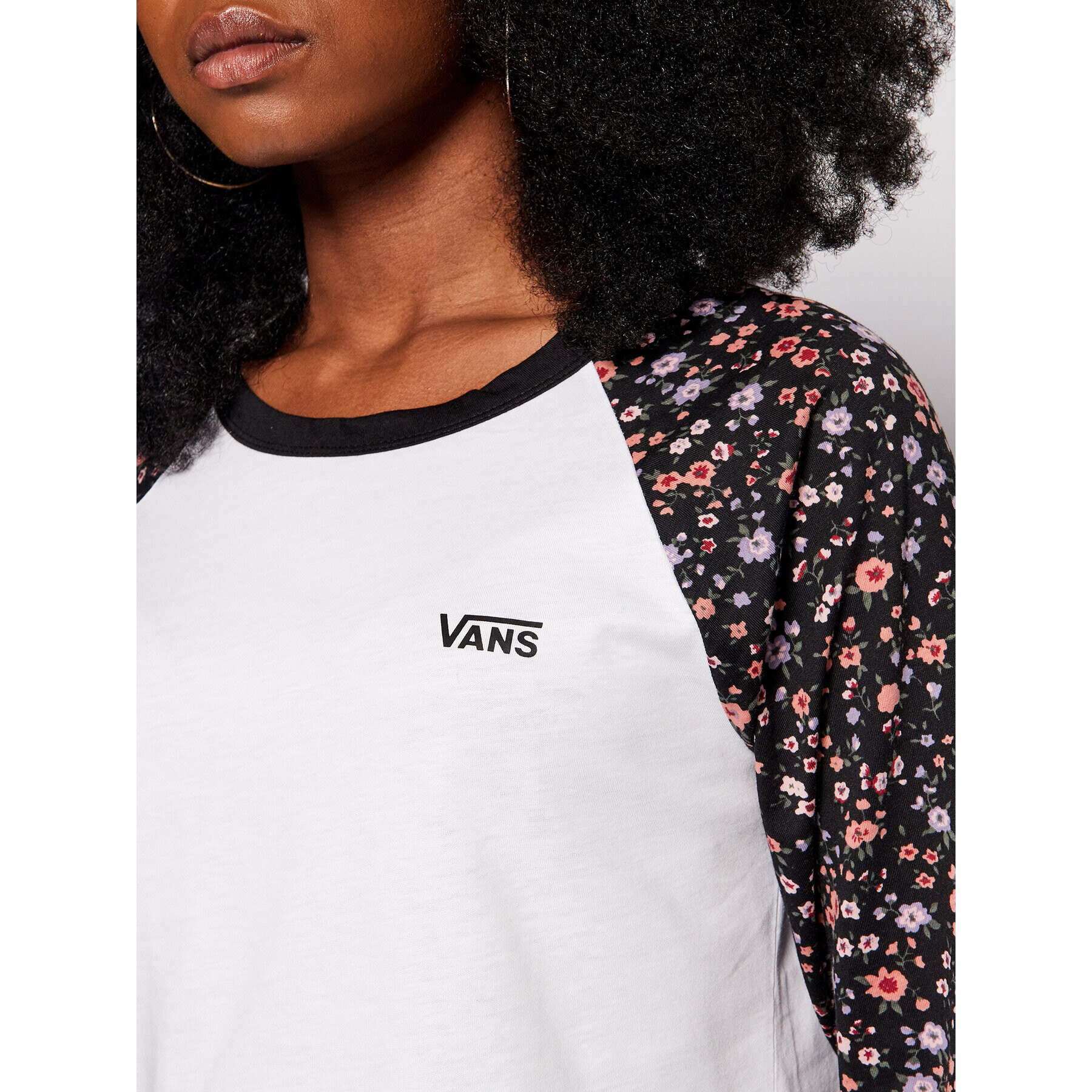 Vans Bluza Bed Of Roses VN0A5I8L Bela Regular Fit - Pepit.si