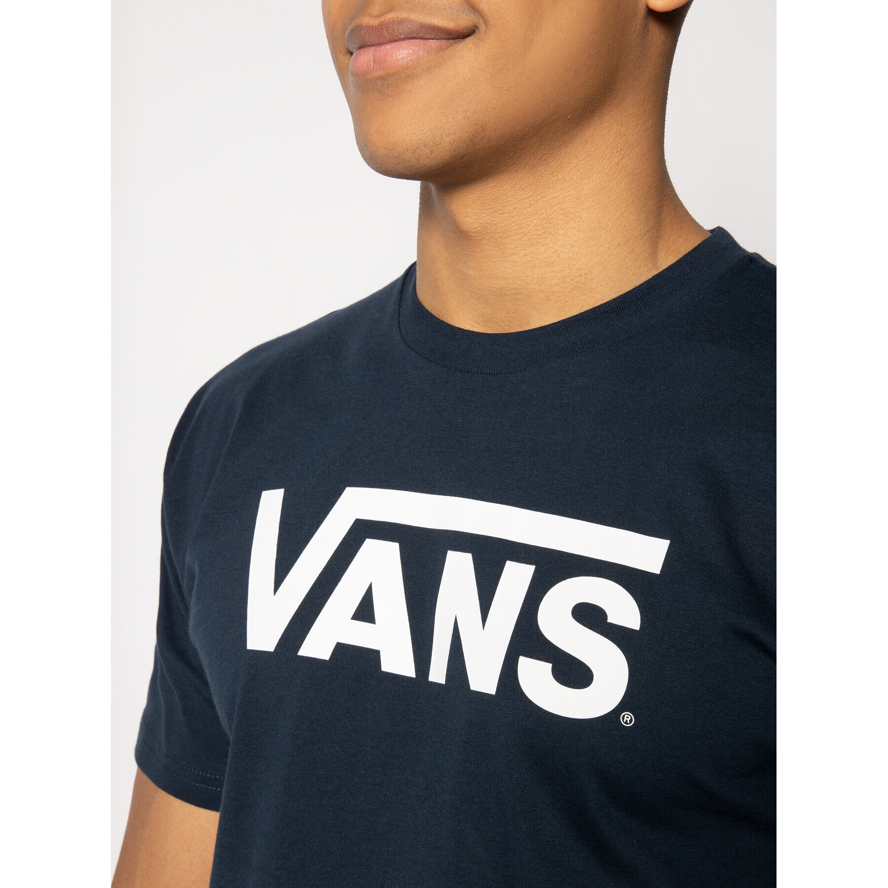 Vans Majica Classic VN000GGGNAV1 Mornarsko modra Classic Fit - Pepit.si