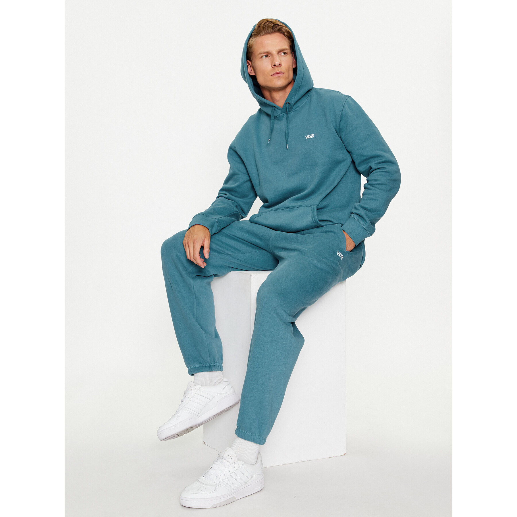 Vans Spodnji del trenirke Mn Comfycush Sweatpant VN0A4OON Mornarsko modra Relaxed Fit - Pepit.si