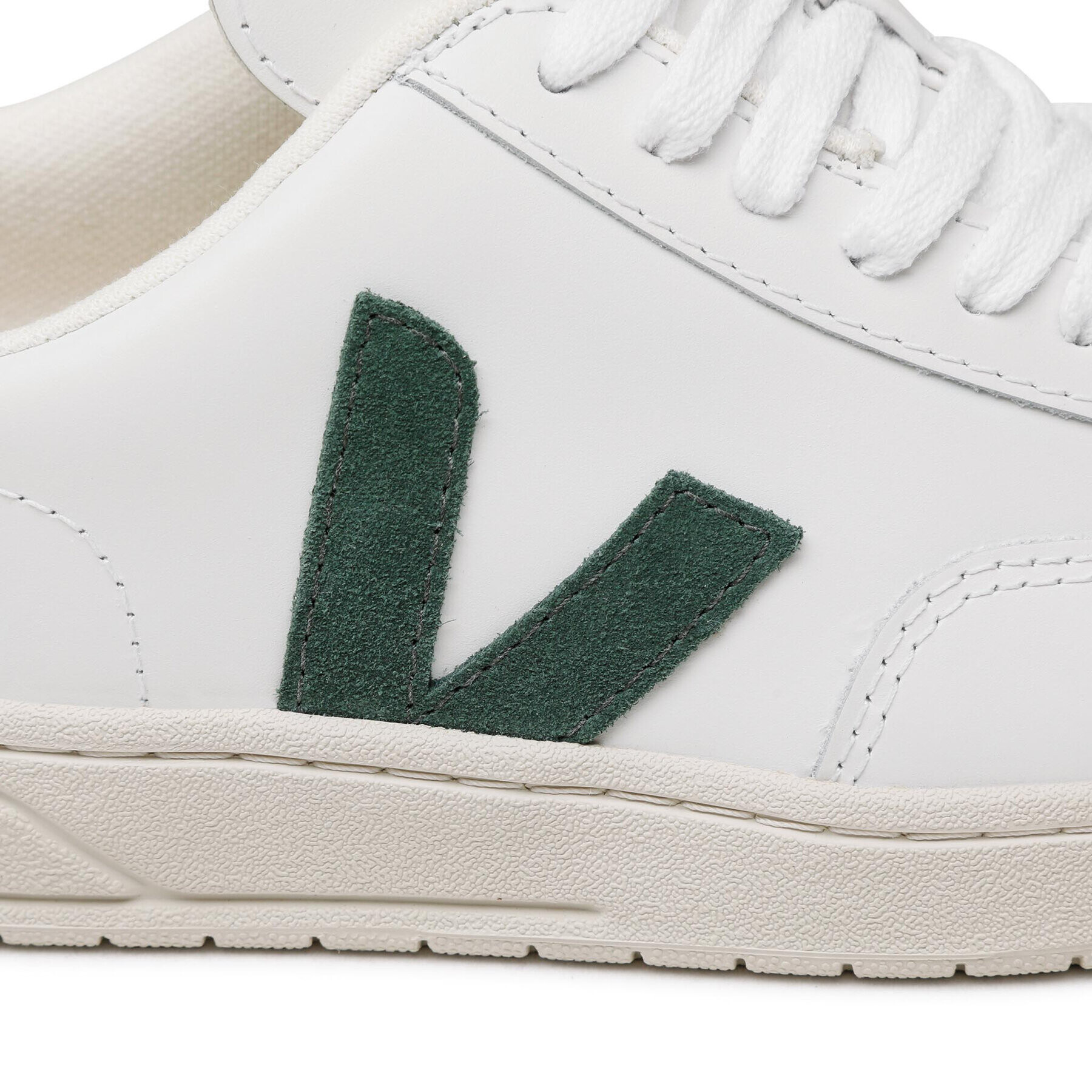 Veja Superge V-12 Leather XD022336A Bela - Pepit.si