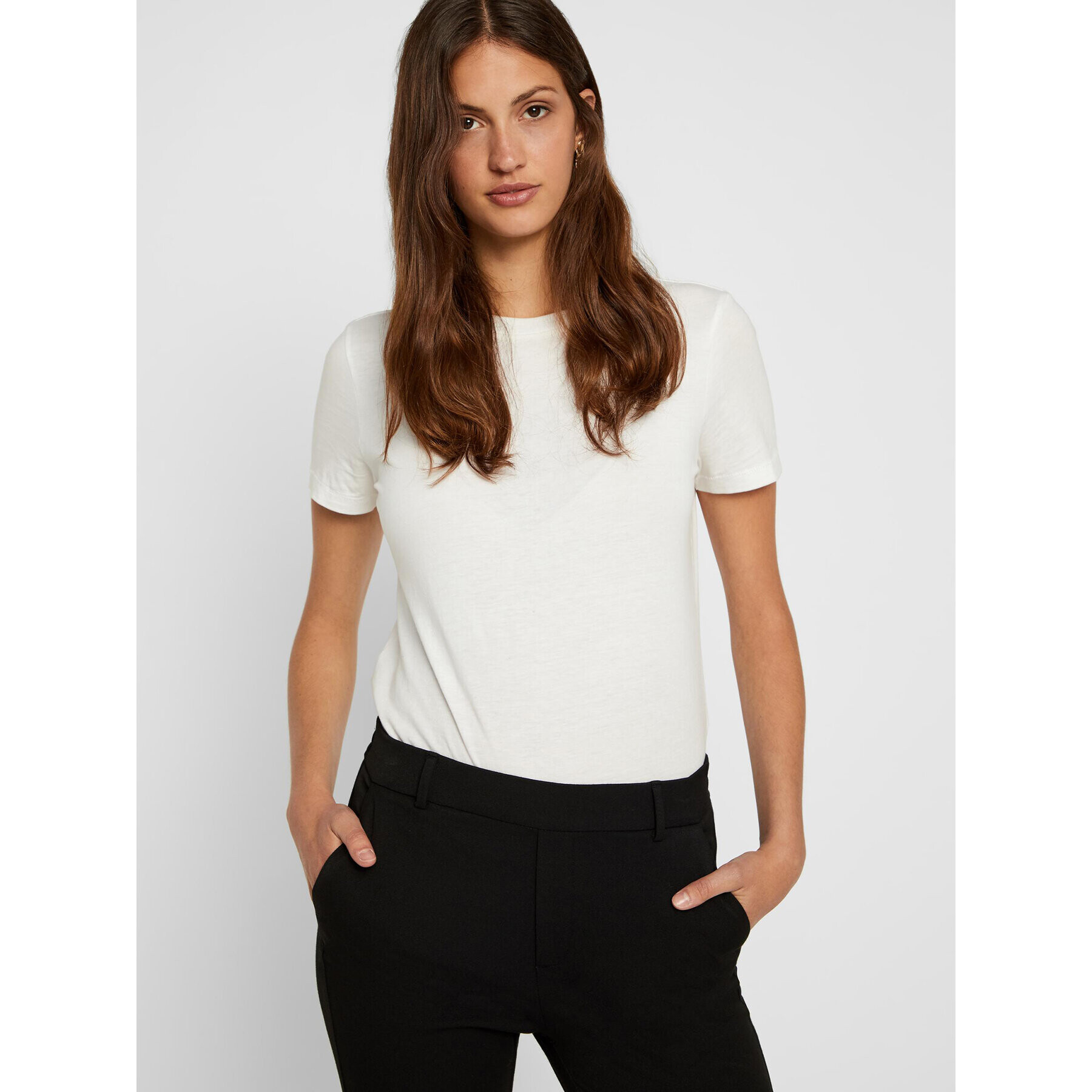 Vero Moda Chino hlače Maya 10225280 Črna Regular Fit - Pepit.si