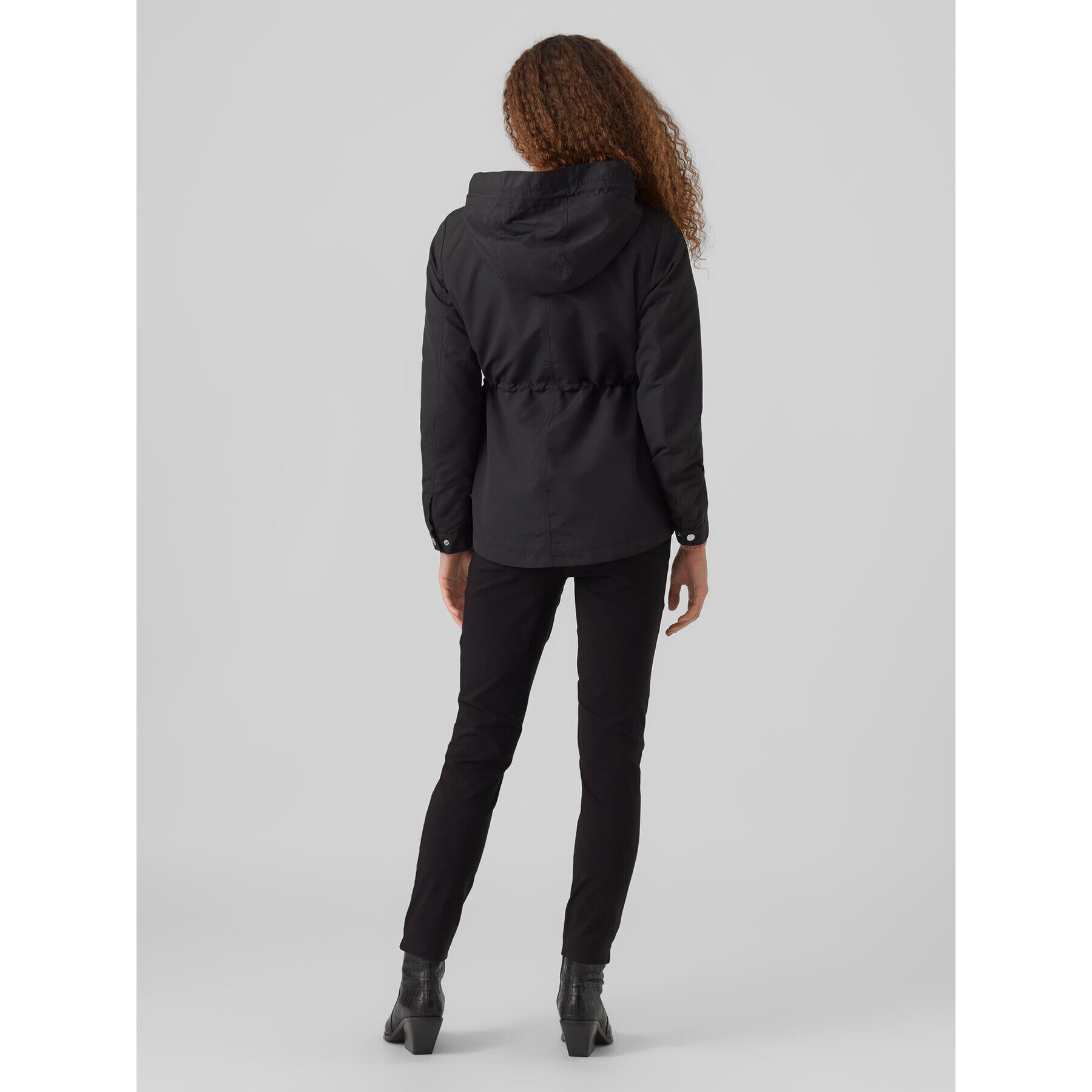 Vero Moda Prehodna jakna Pernillefie 10278209 Črna Regular Fit - Pepit.si