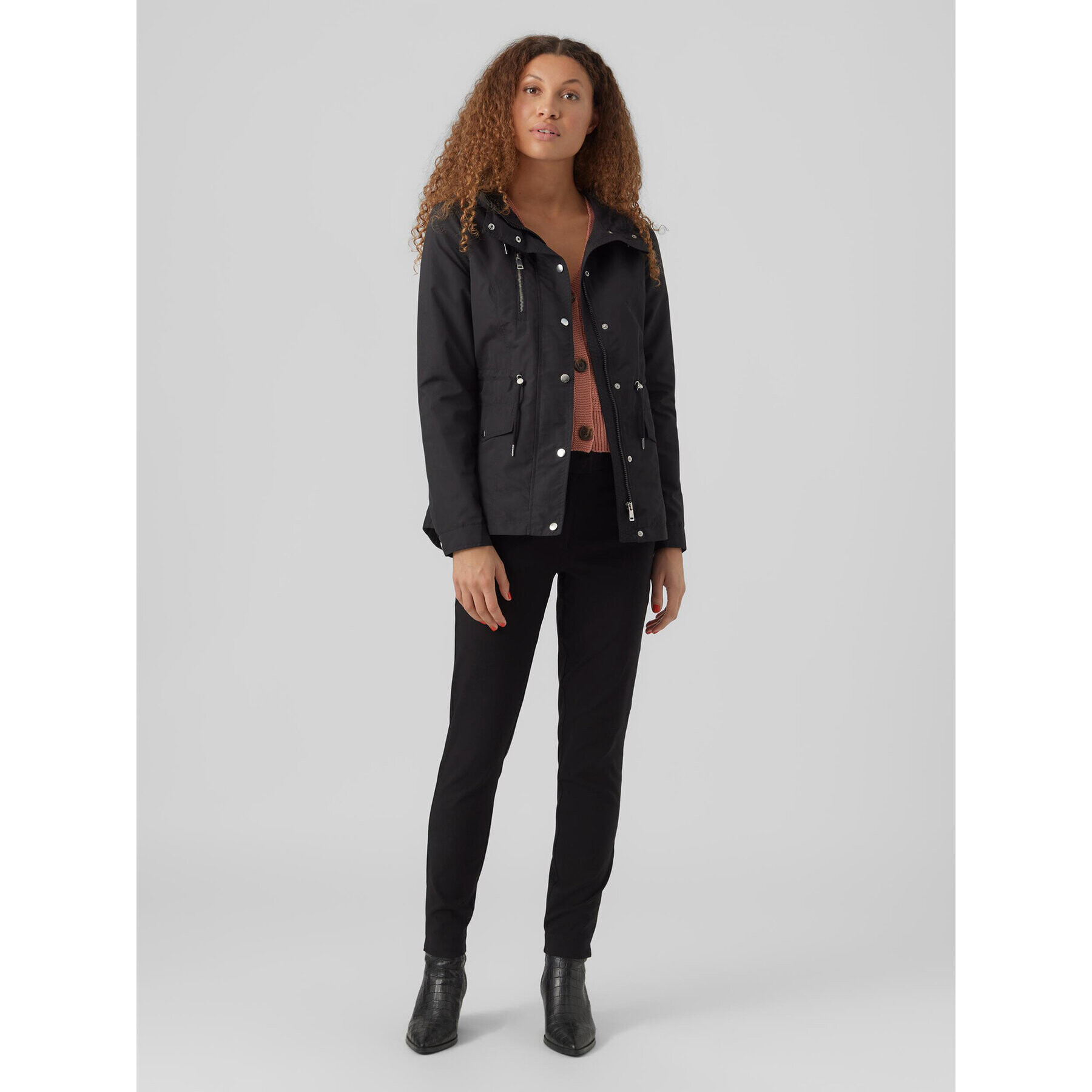 Vero Moda Prehodna jakna Pernillefie 10278209 Črna Regular Fit - Pepit.si