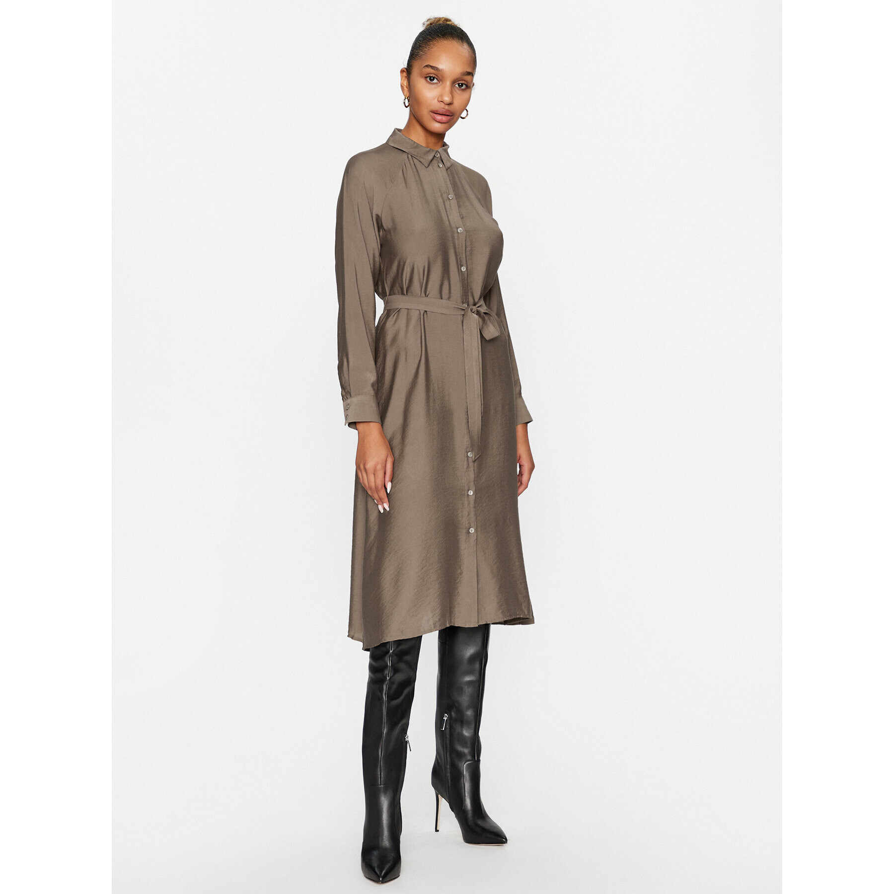 Vero Moda Srajčna obleka 10295296 Rjava Regular Fit - Pepit.si