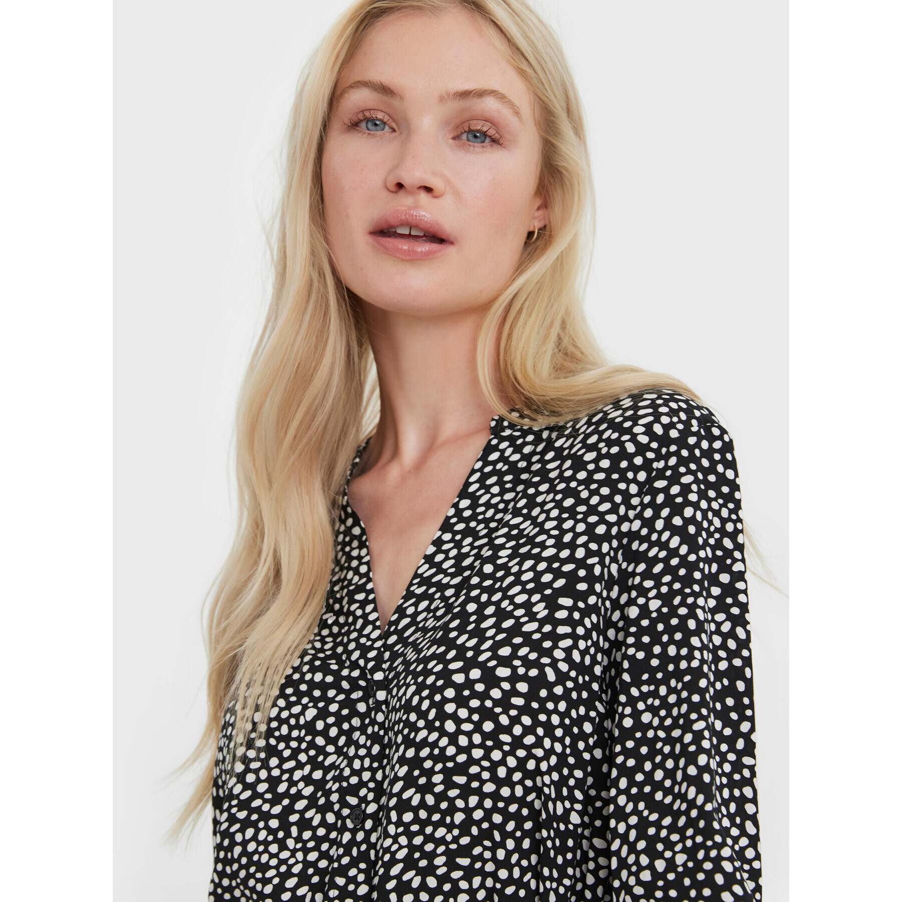 Vero Moda Srajčna obleka Vica 10269173 Črna Regular Fit - Pepit.si