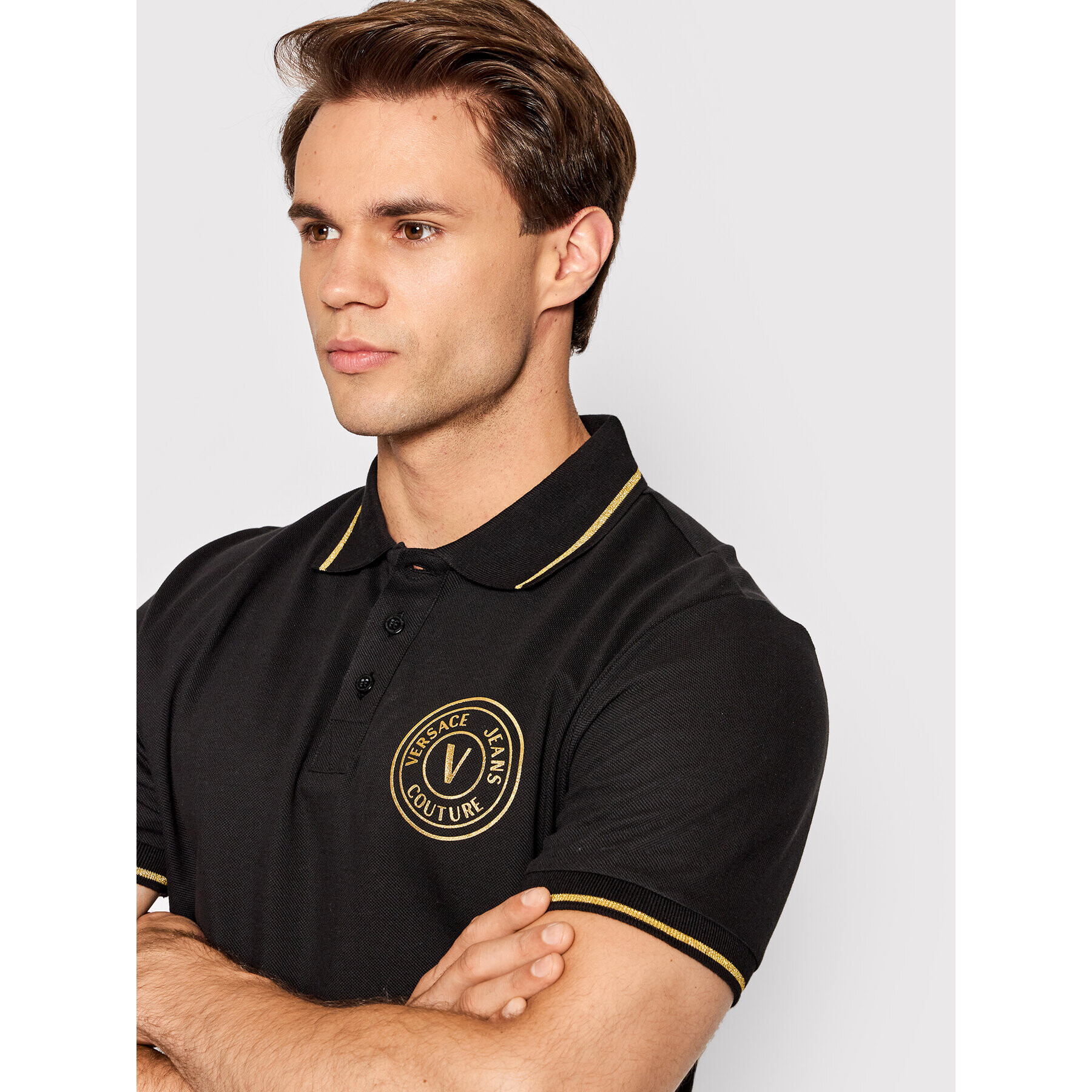 Versace Jeans Couture Polo majica Vemblem Thick Foil 73GAGT01 Črna Regular Fit - Pepit.si