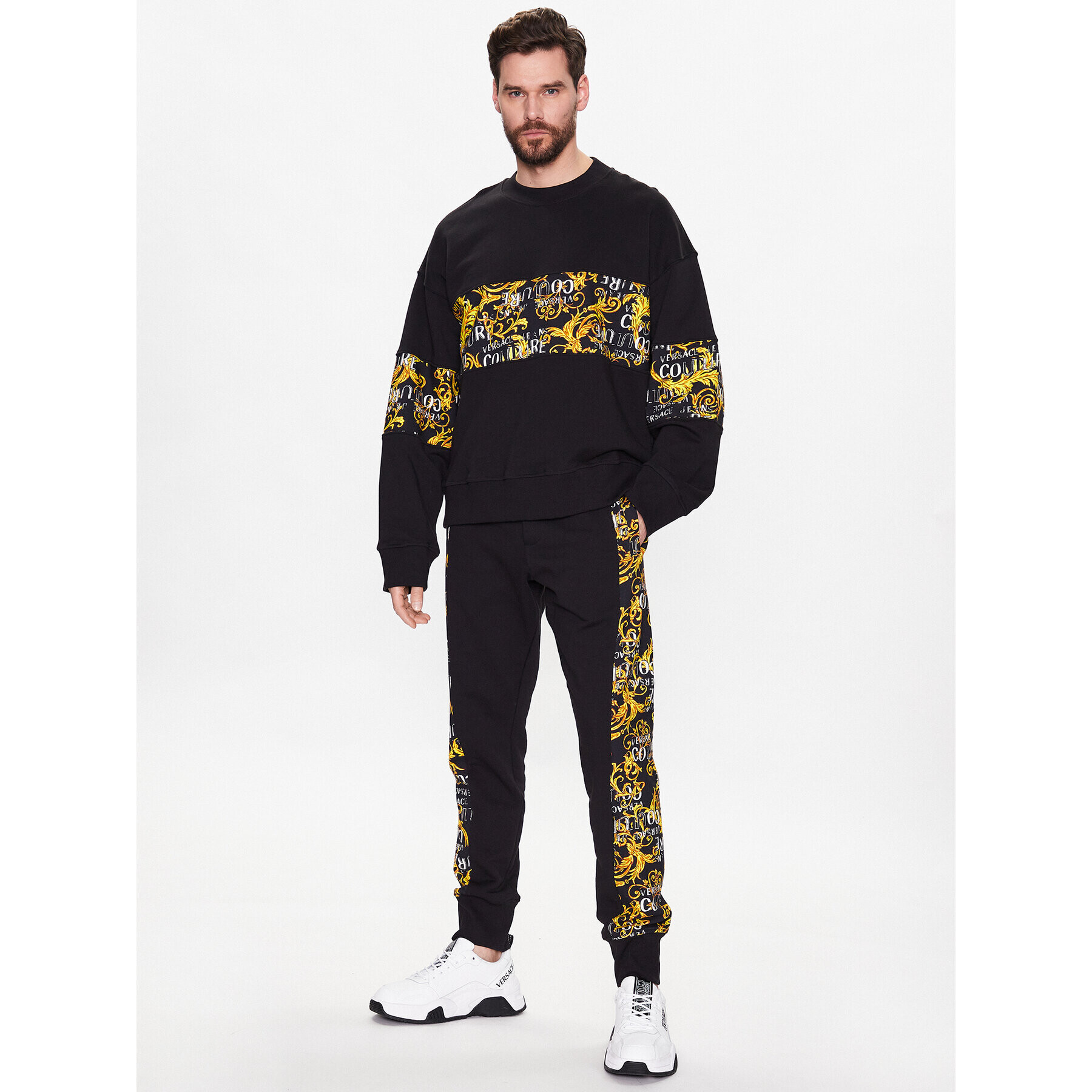 Versace Jeans Couture Spodnji del trenirke Contr Logo Baroque 74GAA3C0 Črna Regular Fit - Pepit.si