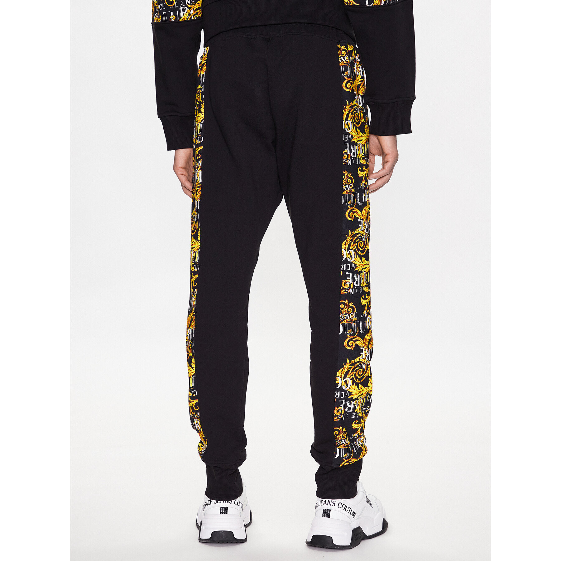 Versace Jeans Couture Spodnji del trenirke Contr Logo Baroque 74GAA3C0 Črna Regular Fit - Pepit.si