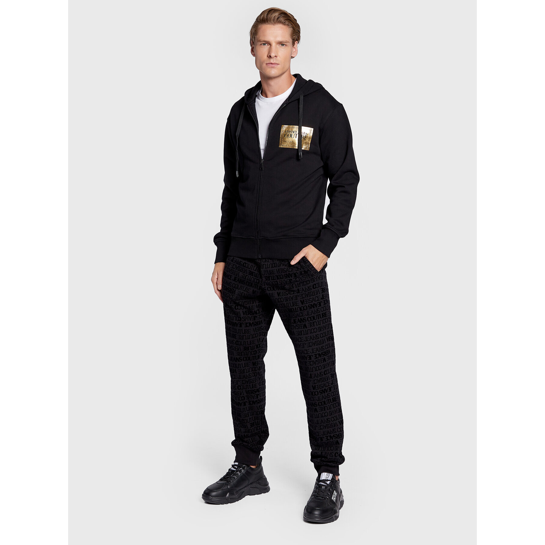 Versace Jeans Couture Spodnji del trenirke Felpa 73GAA3B1 Črna Regular Fit - Pepit.si