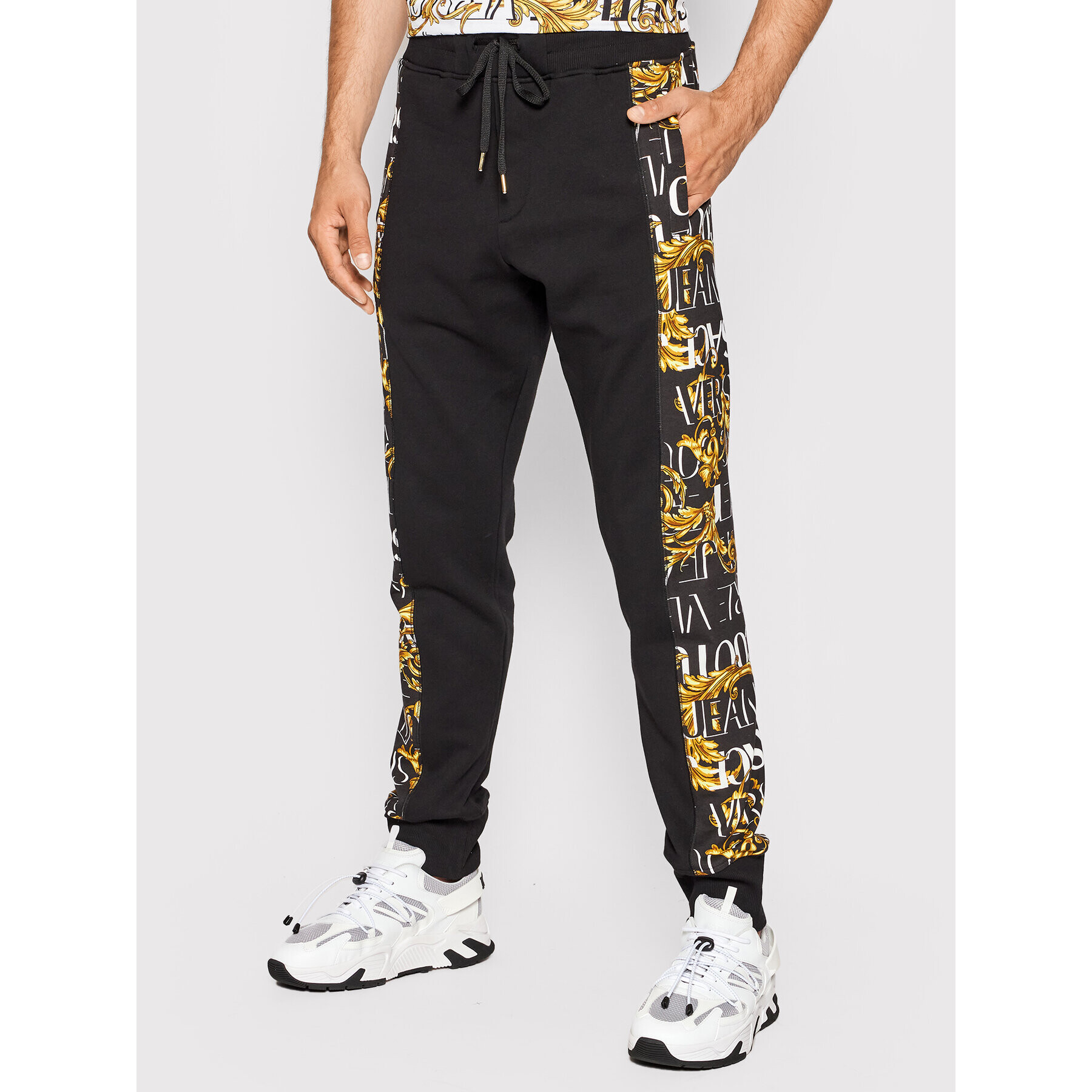 Versace Jeans Couture Spodnji del trenirke Logo Baroque 73GAA3C0 Črna Regular Fit - Pepit.si