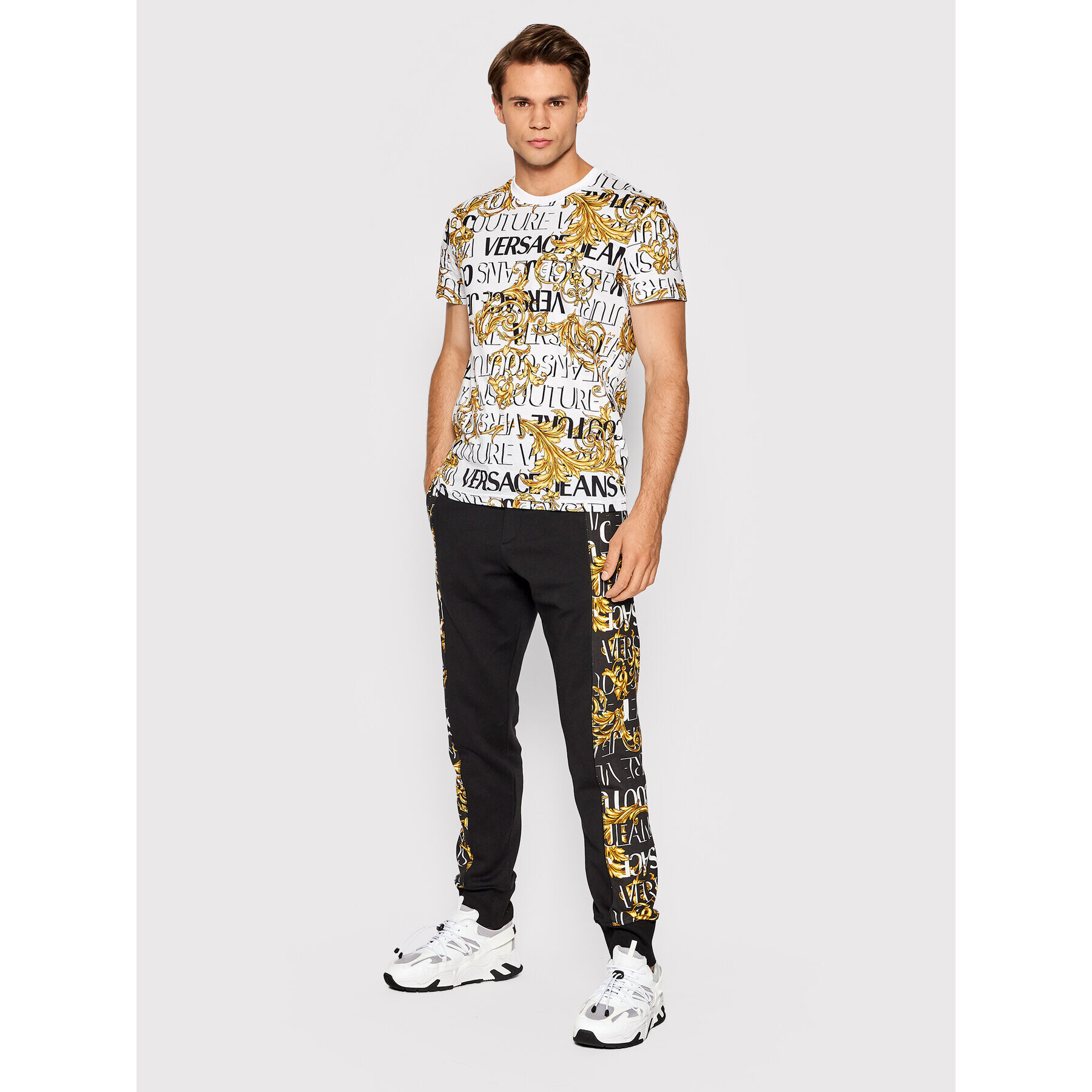 Versace Jeans Couture Spodnji del trenirke Logo Baroque 73GAA3C0 Črna Regular Fit - Pepit.si