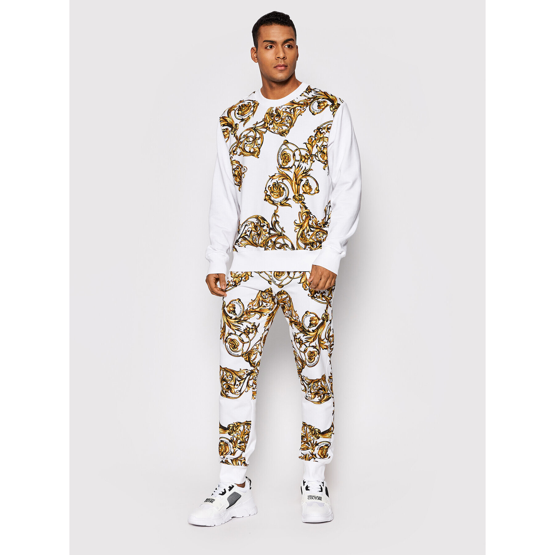 Versace Jeans Couture Spodnji del trenirke Print Garland 72GAA3B0 Bela Regular Fit - Pepit.si