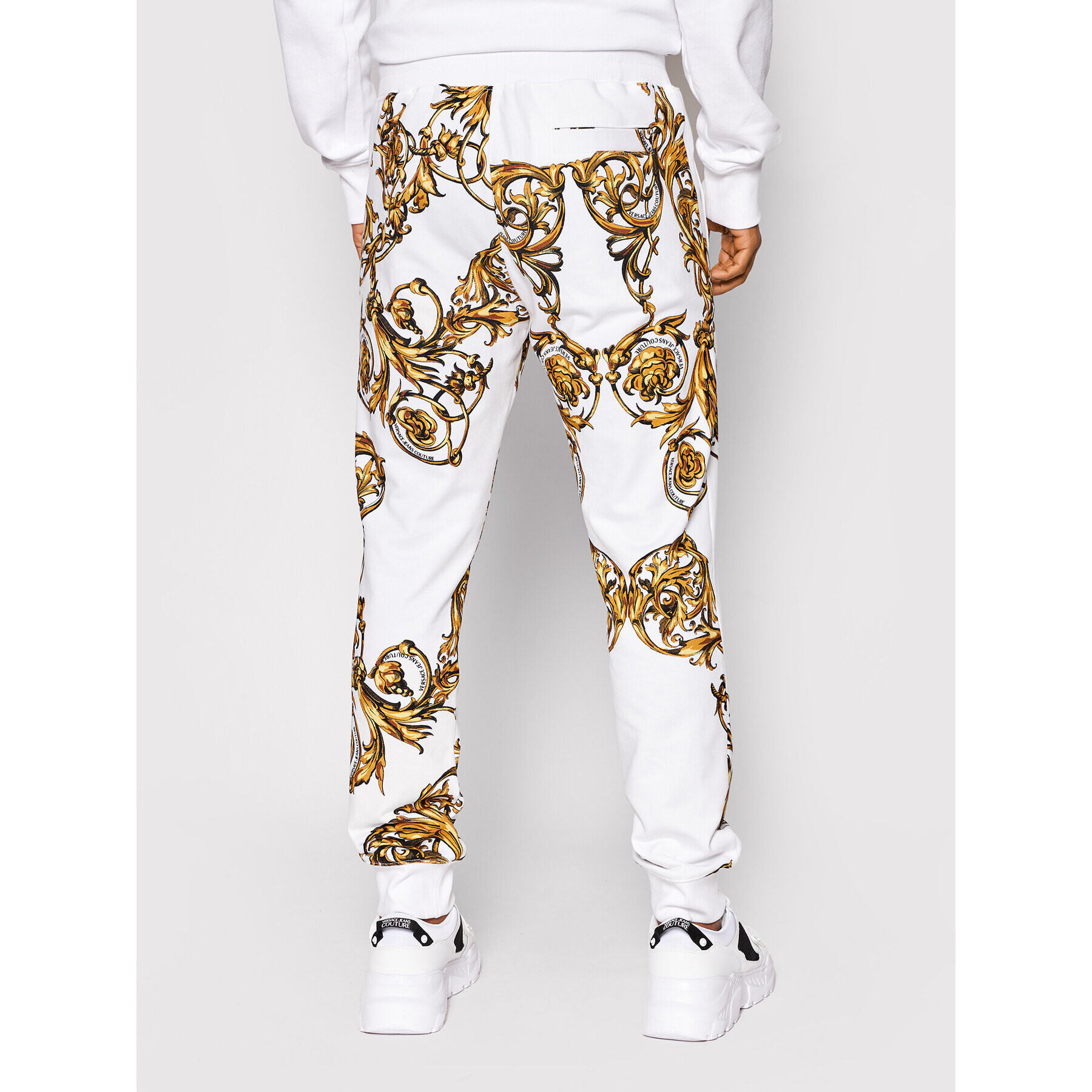 Versace Jeans Couture Spodnji del trenirke Print Garland 72GAA3B0 Bela Regular Fit - Pepit.si