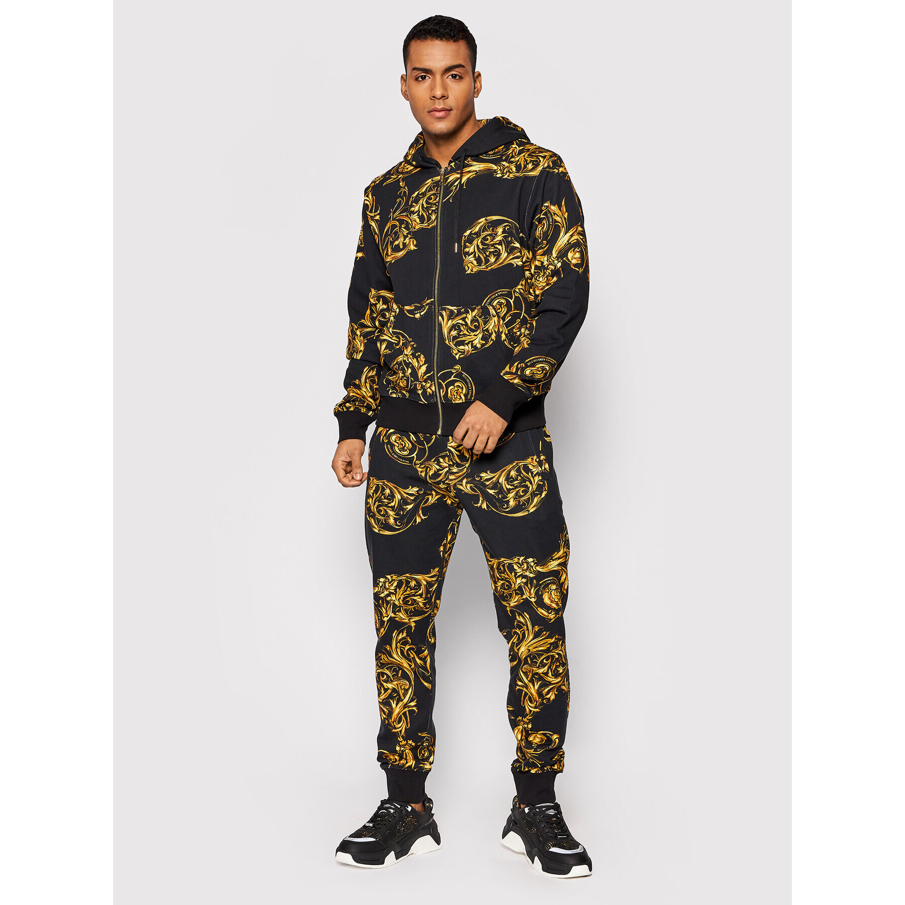 Versace Jeans Couture Spodnji del trenirke Print Garland 72GAA3B0 Črna Regular Fit - Pepit.si