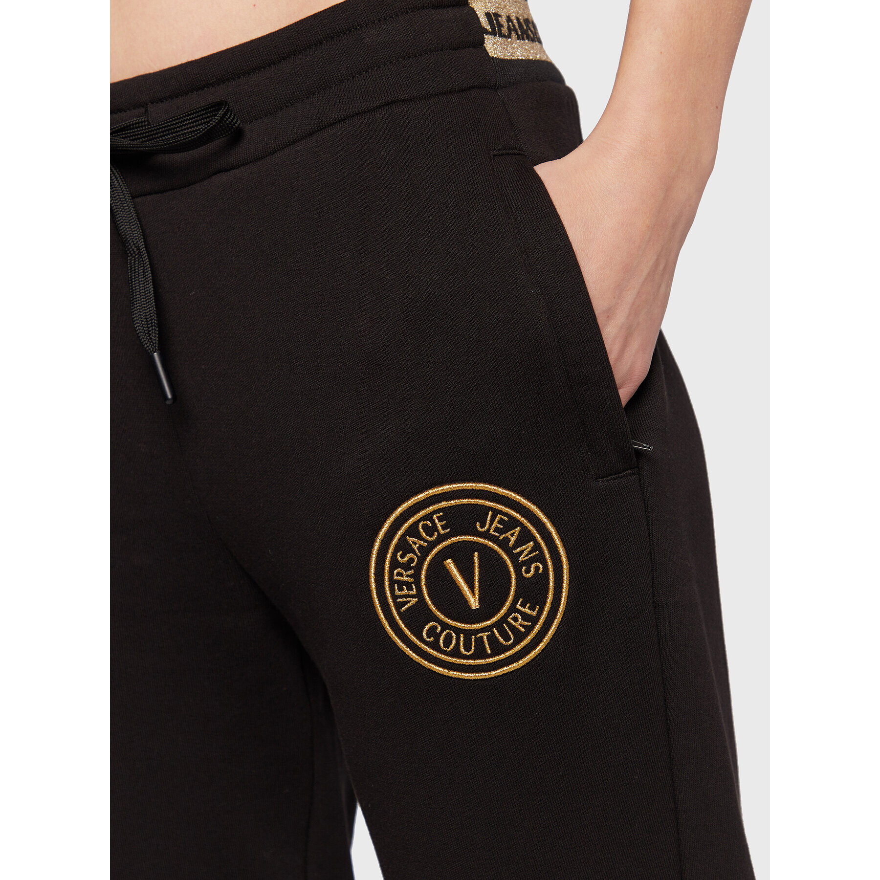 Versace Jeans Couture Spodnji del trenirke V-Emblem 73HAAT07 Črna Slim Fit - Pepit.si