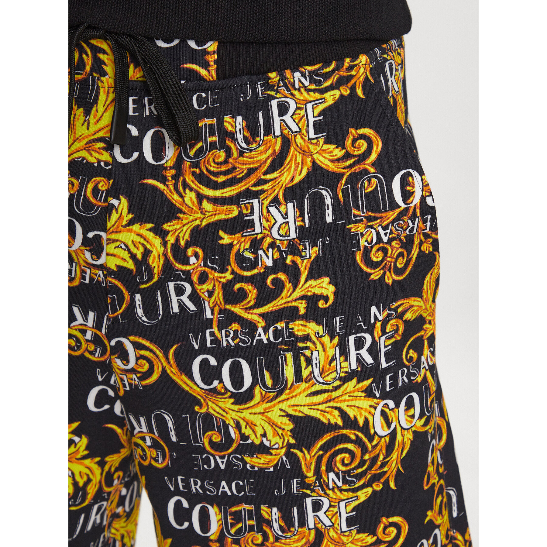 Versace Jeans Couture Športne kratke hlače 74GAD3B0 Črna Regular Fit - Pepit.si