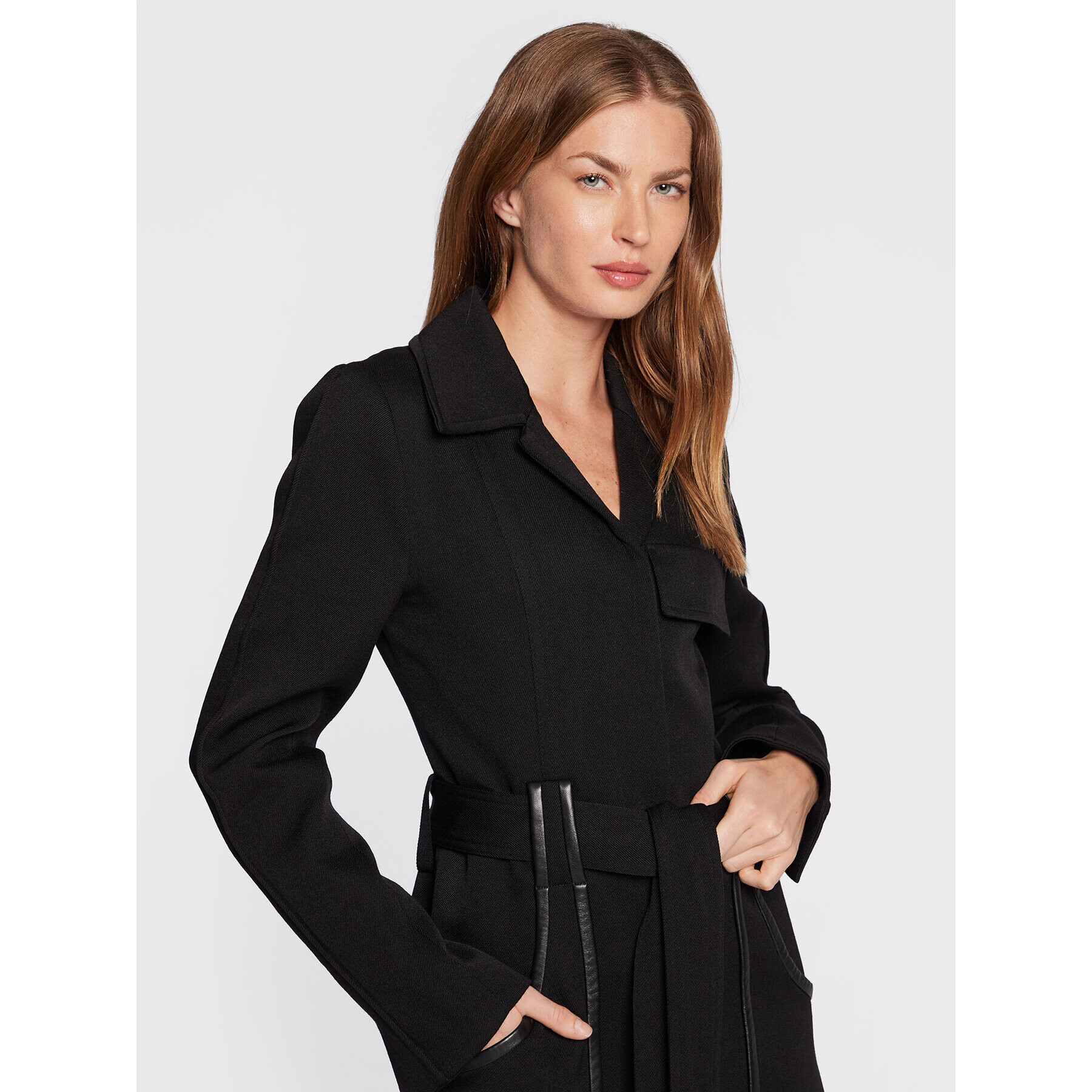 Victoria Victoria Beckham Volneni plašč 1322WCT003765A Črna Regular Fit - Pepit.si