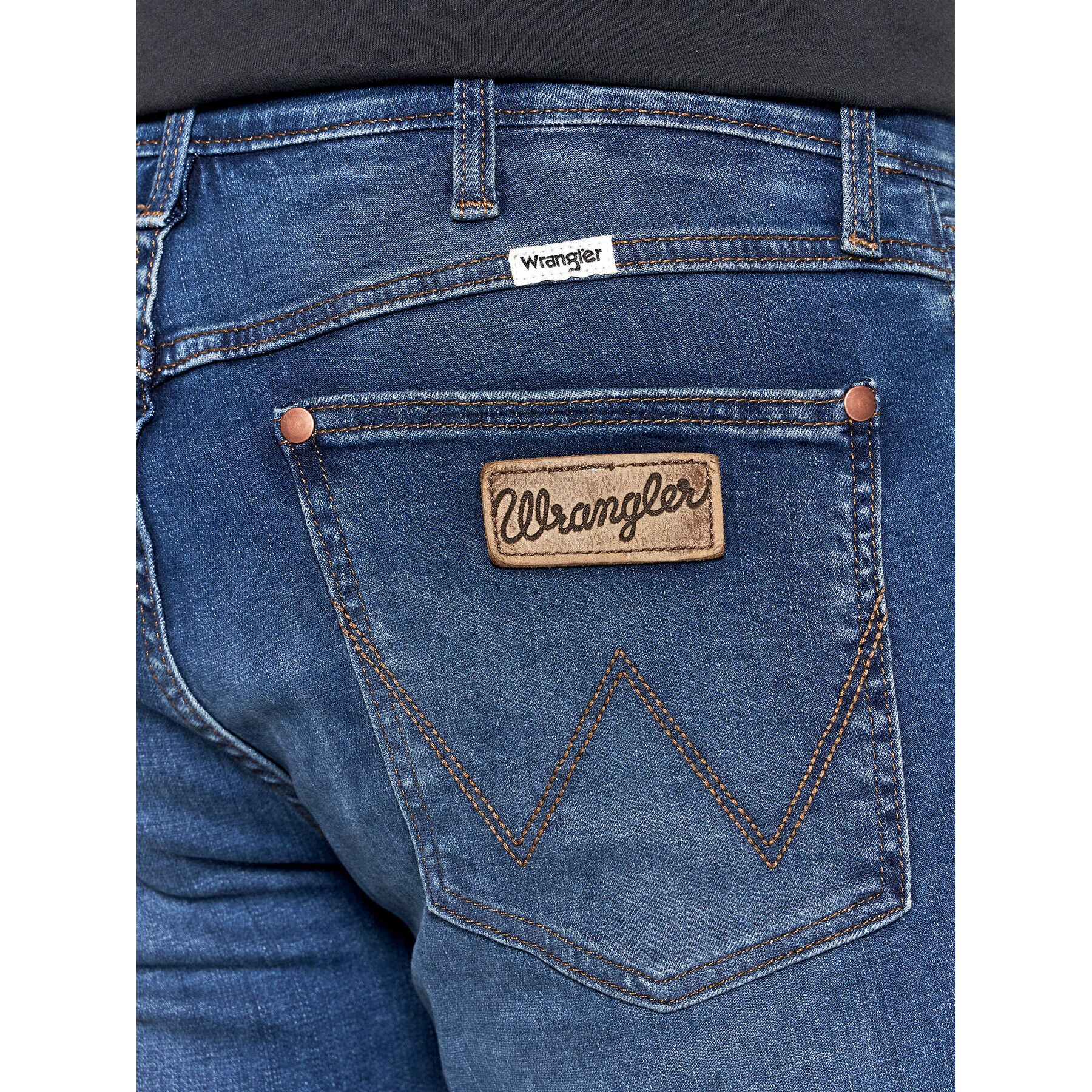 Wrangler Jeans hlače Larston 812 W18SCS30B Modra Slim Tapered Fit - Pepit.si