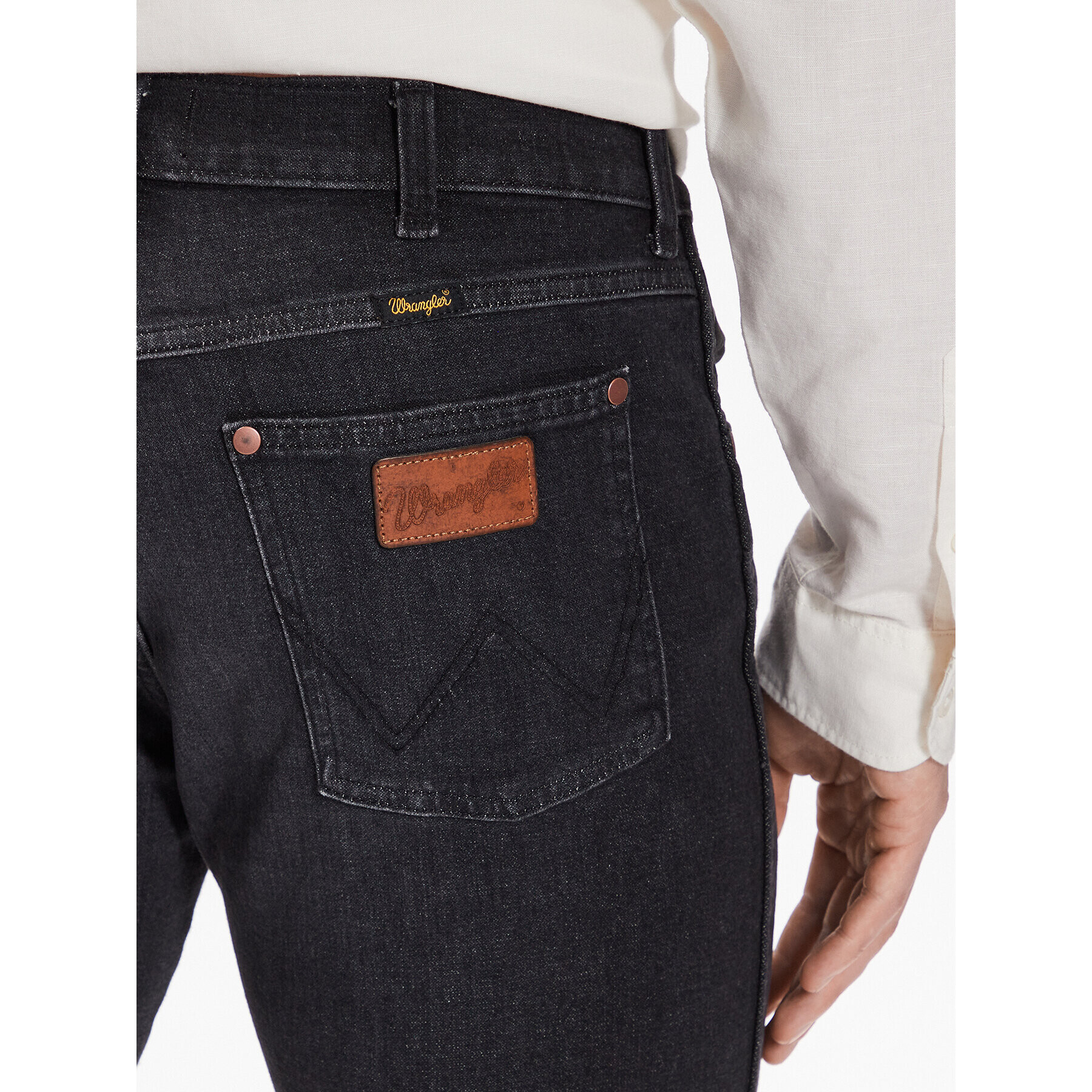 Wrangler Jeans hlače Larston W18SEHXV6 112337510 Črna Slim Fit - Pepit.si