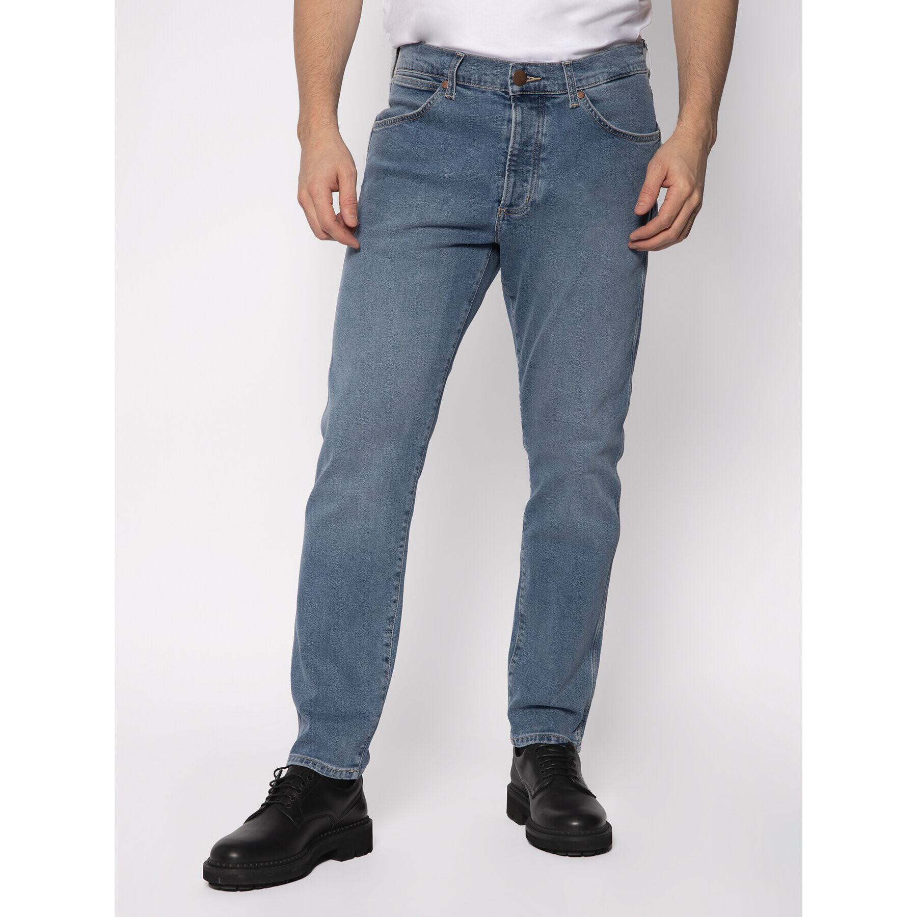 Wrangler Jeans hlače Slider W18RKP34F Modra Tapered Fit - Pepit.si