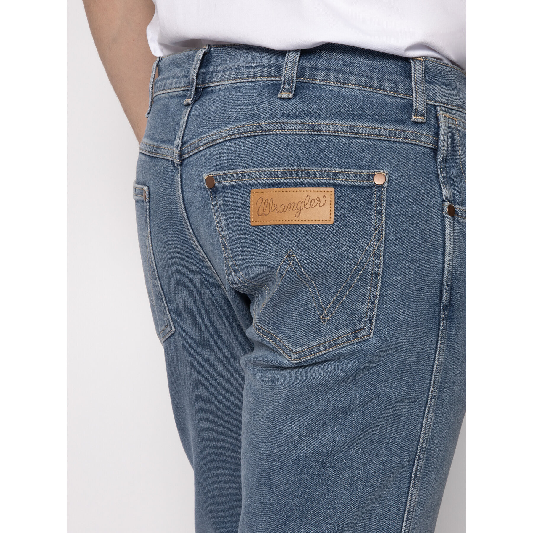 Wrangler Jeans hlače Slider W18RKP34F Modra Tapered Fit - Pepit.si