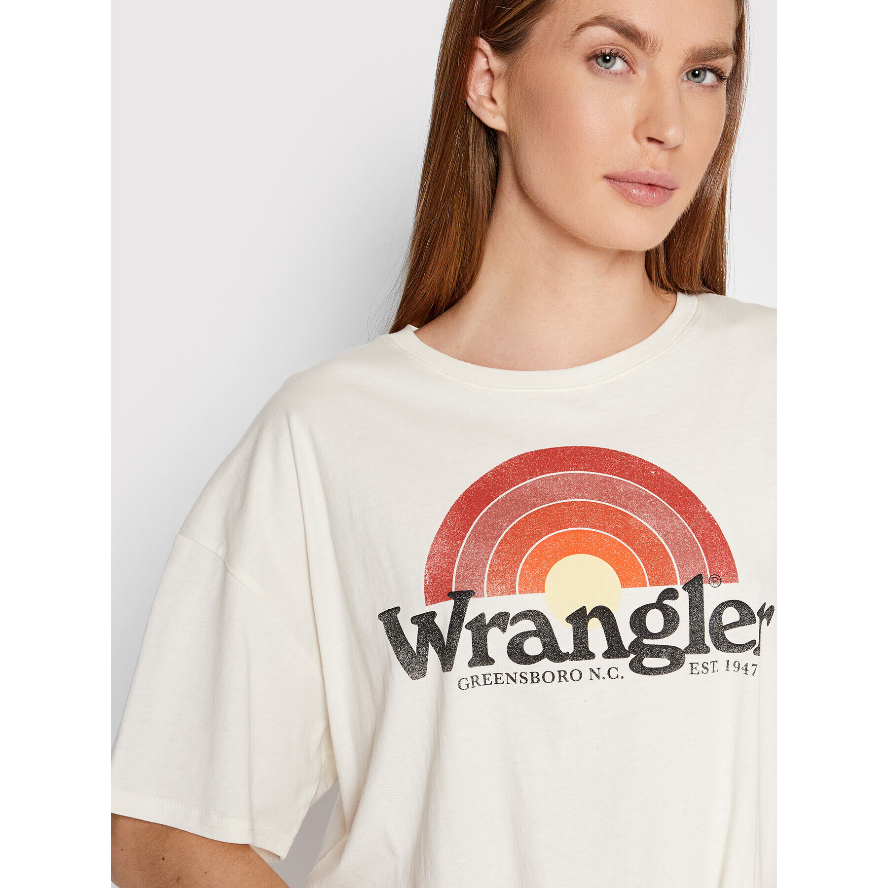 Wrangler Majica Girlfriend W7R9GHC11 Bela Regular Fit - Pepit.si